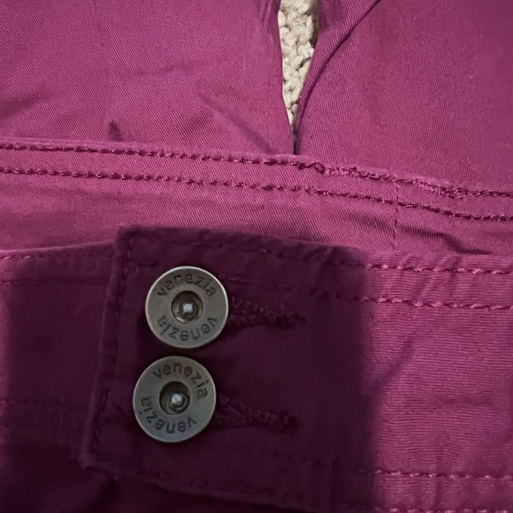 Shorts - Picture 4 of 5